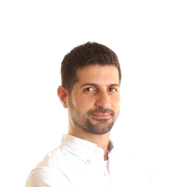 Ahmad Hakroosh Ahmad Hakroosh, software architect and engineering leader based in Haifa, Israel